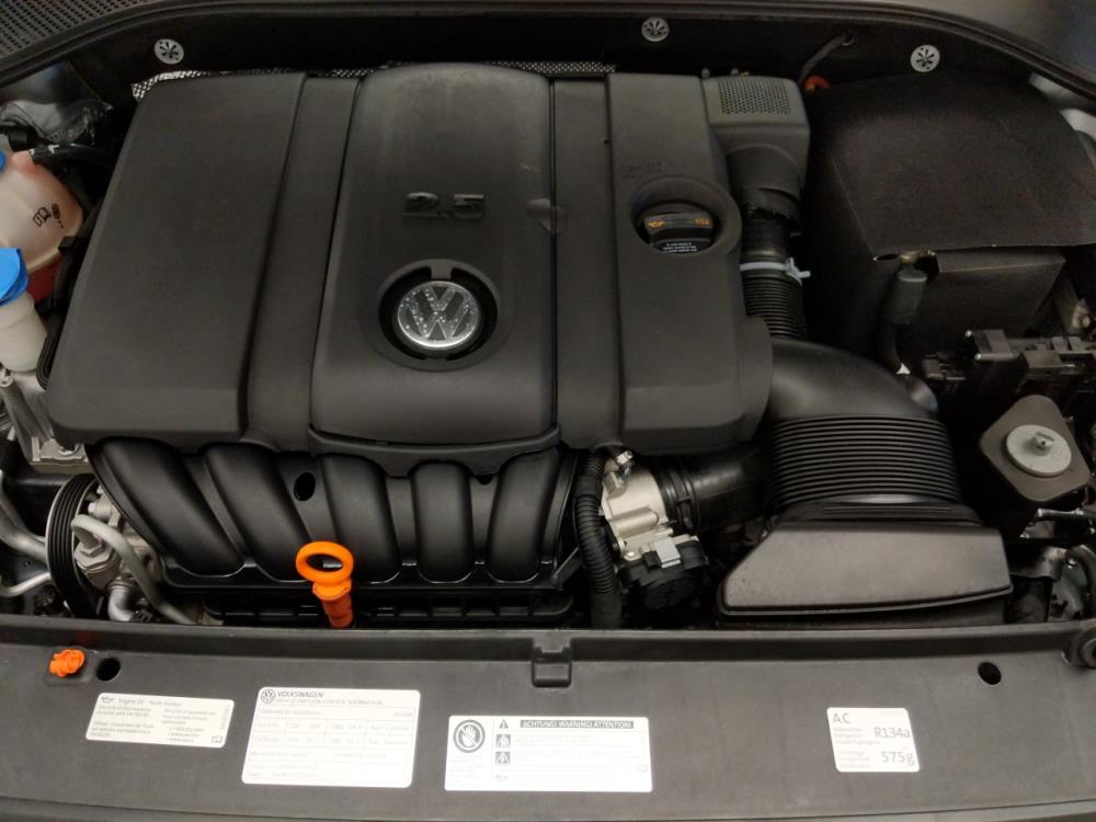 2013 Volkswagen Passat - Engine