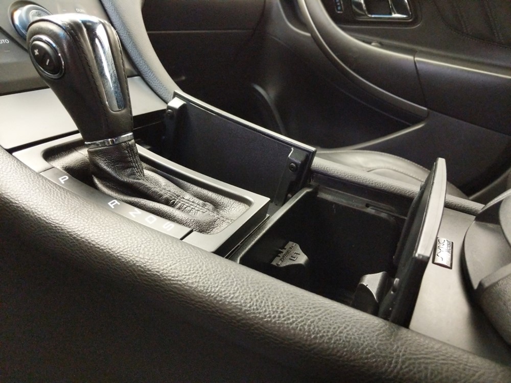 2013 Ford Taurus - Center Console/Cup Holders