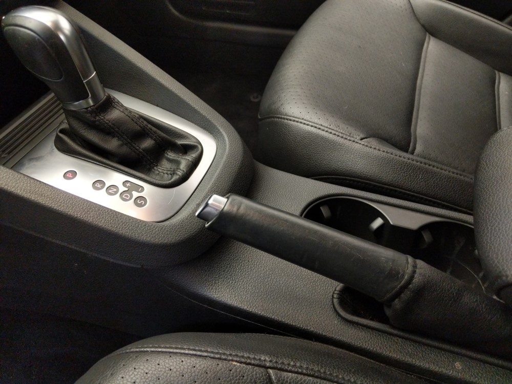 2014 Volkswagen Jetta - Center Console/Cup Holders