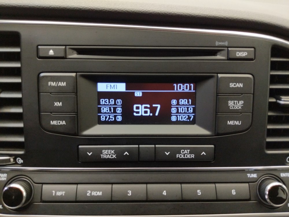 2017 Hyundai Elantra - Stereo Package