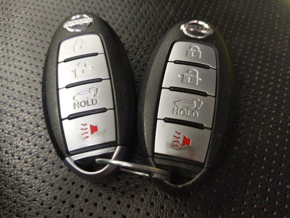 2016 Nissan Rogue - Keys