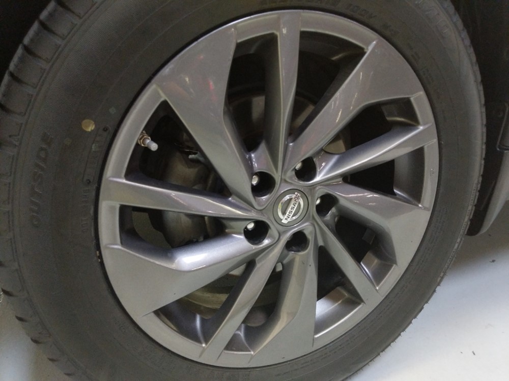2016 Nissan Rogue - Wheel
