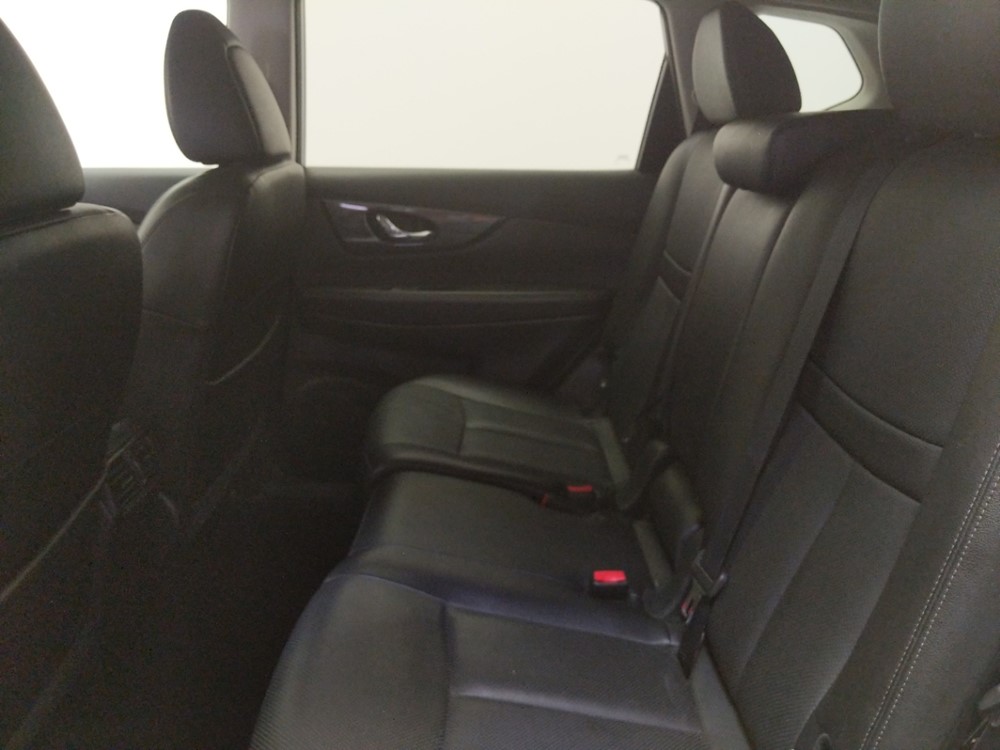 2016 Nissan Rogue - Driver Rear Seat
