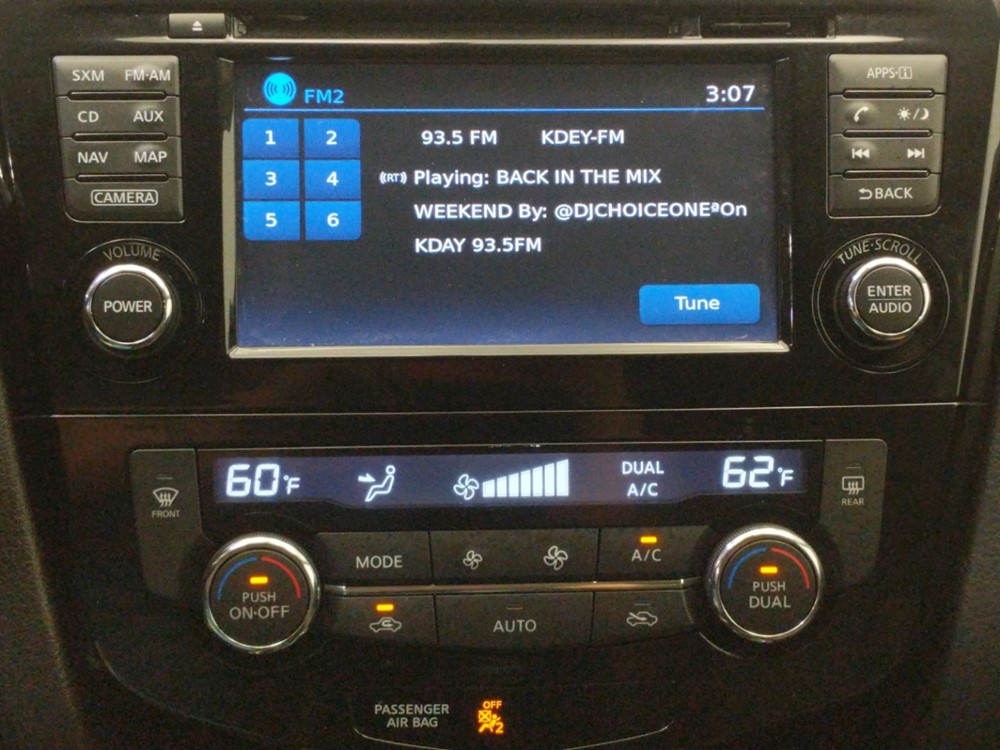 2016 Nissan Rogue - Stereo Package