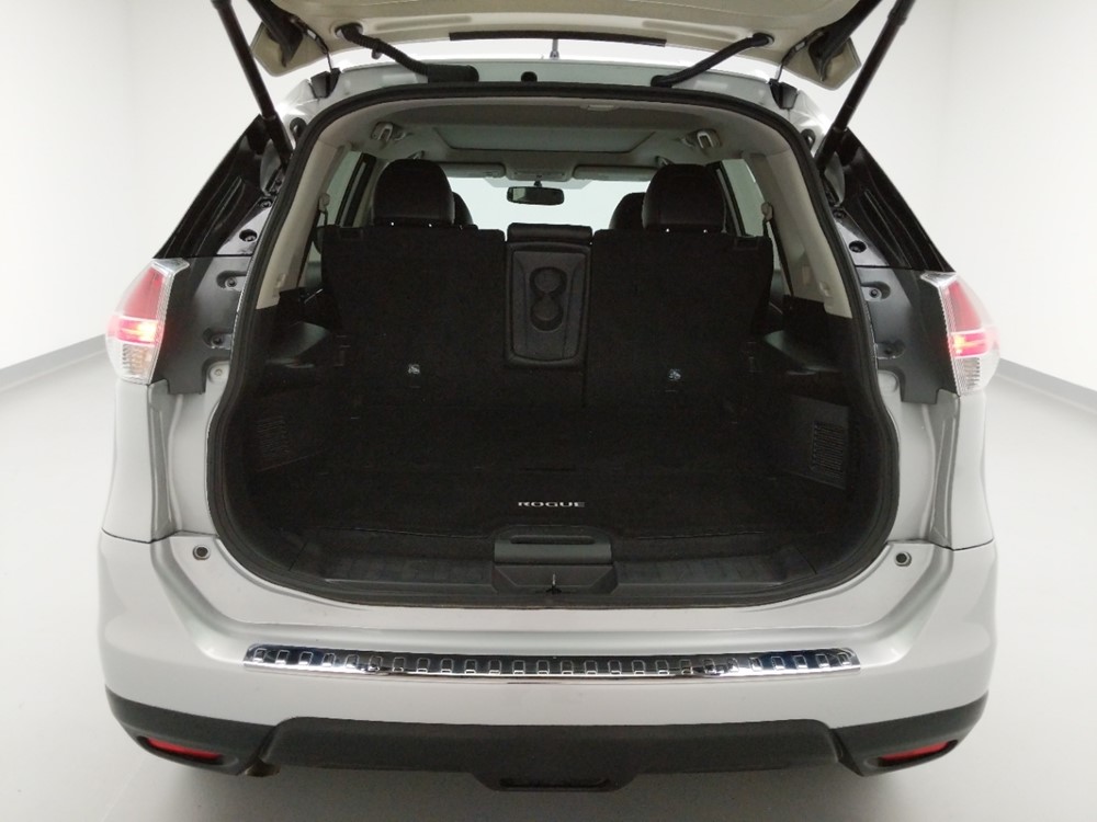 2016 Nissan Rogue - Trunk