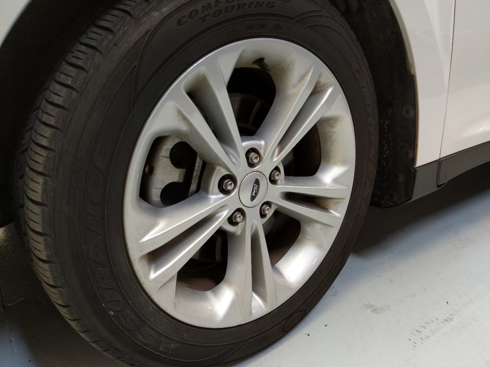 2015 Ford Taurus - Wheel
