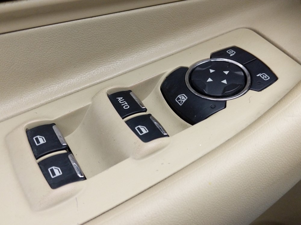 2015 Ford Taurus - Driver Power Windows/Lock Control
