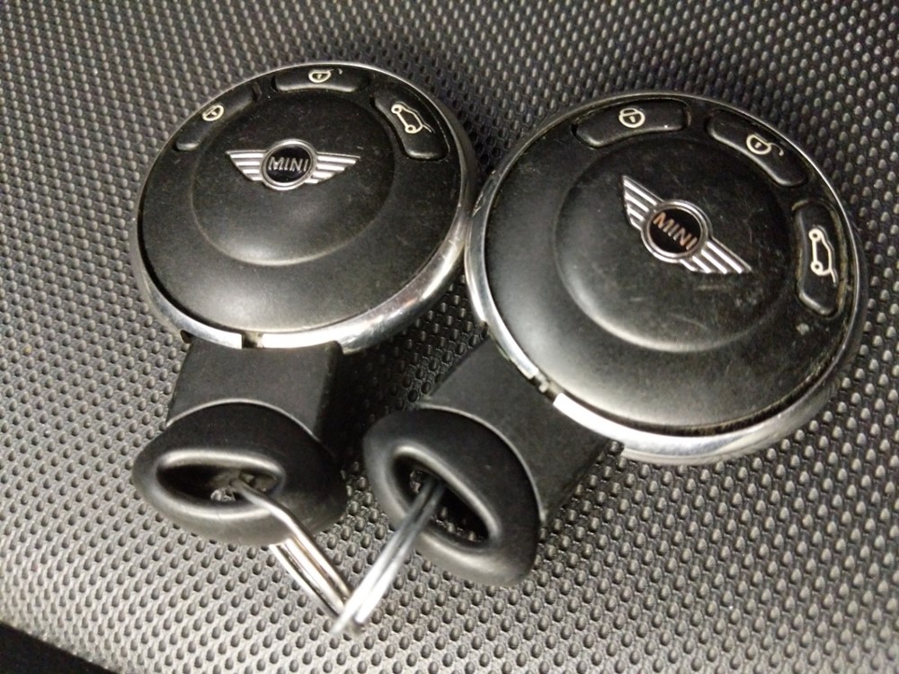 2015 MINI Cooper S - Keys