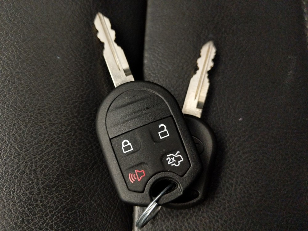 2014 Ford Taurus - Keys