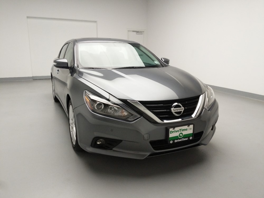 2017 Nissan Altima - Passenger Front Hood