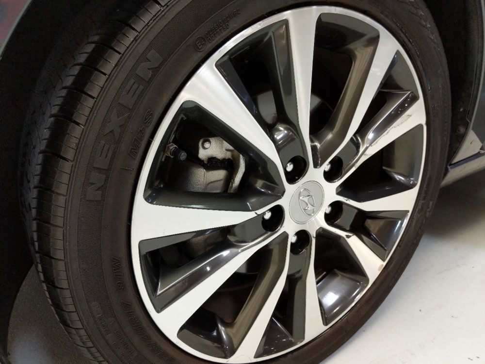 2018 Hyundai Elantra - Wheel