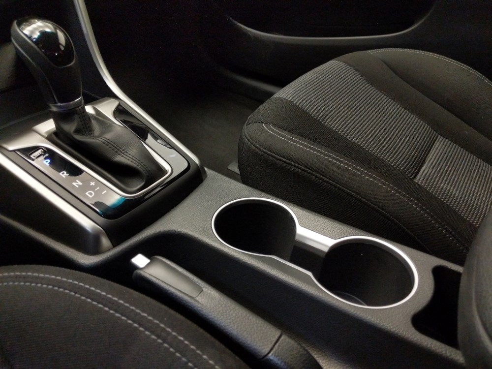 2017 Hyundai Elantra - Center Console/Cup Holders