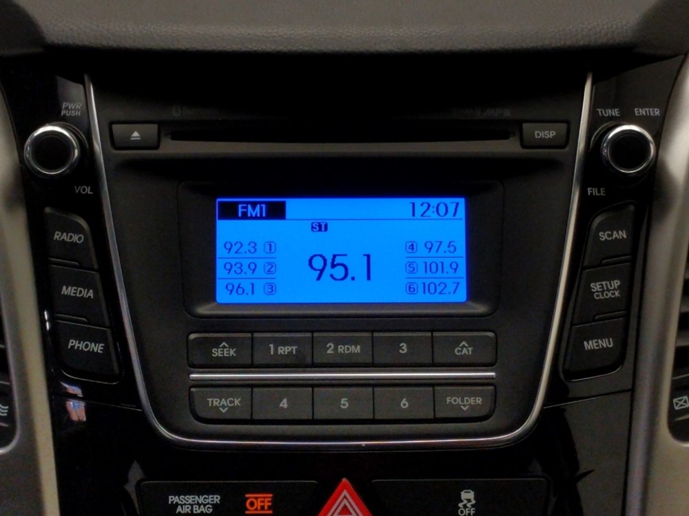 2017 Hyundai Elantra - Stereo Package