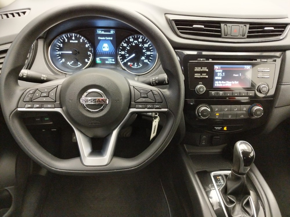 2017 Nissan Rogue - Driver Dash