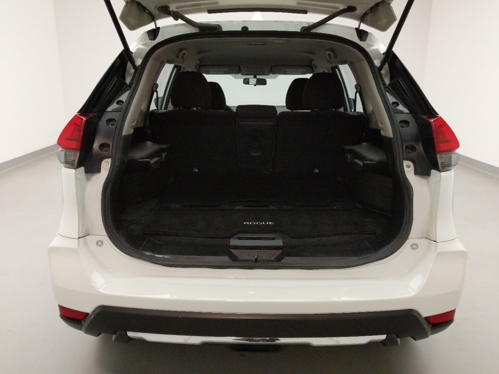 2017 Nissan Rogue - Trunk