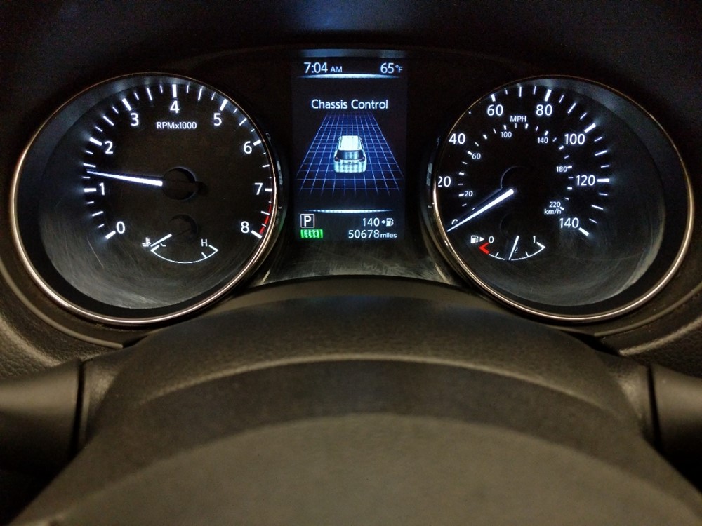 2017 Nissan Rogue - Odometer Close Up