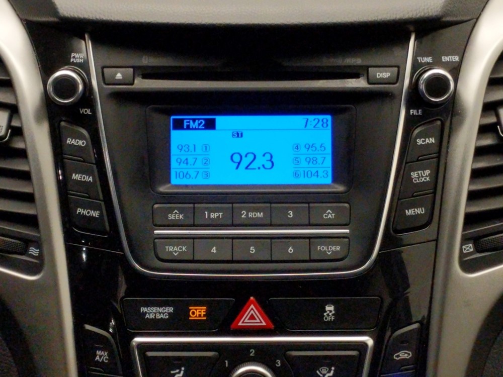 2017 Hyundai Elantra - Stereo Package