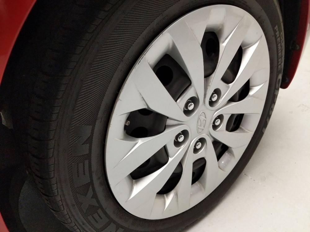 2017 Hyundai Elantra - Wheel