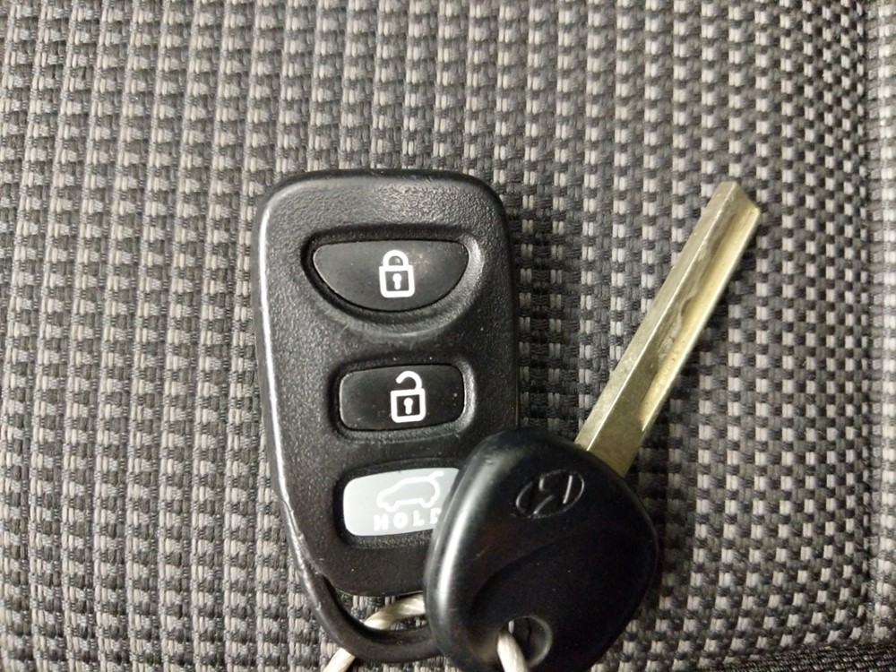 2017 Hyundai Elantra - Keys