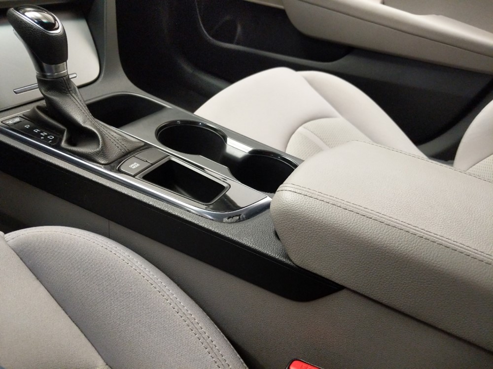 2017 Hyundai Sonata - Center Console/Cup Holders