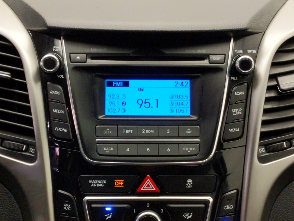 2017 Hyundai Elantra - Stereo Package