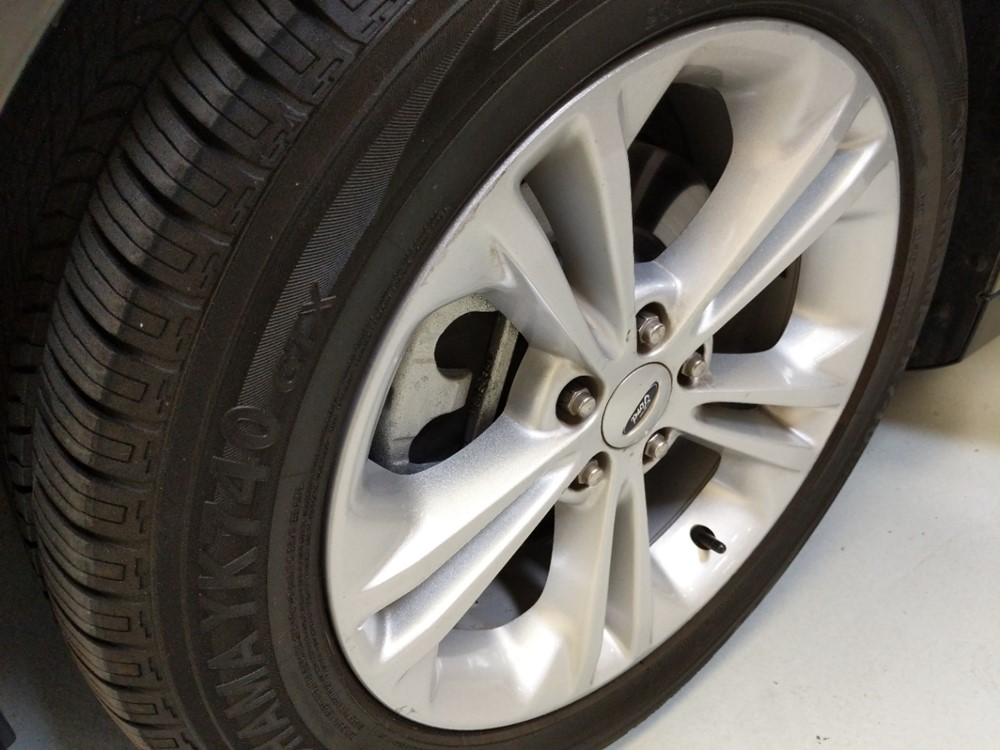 2015 Ford Taurus - Wheel