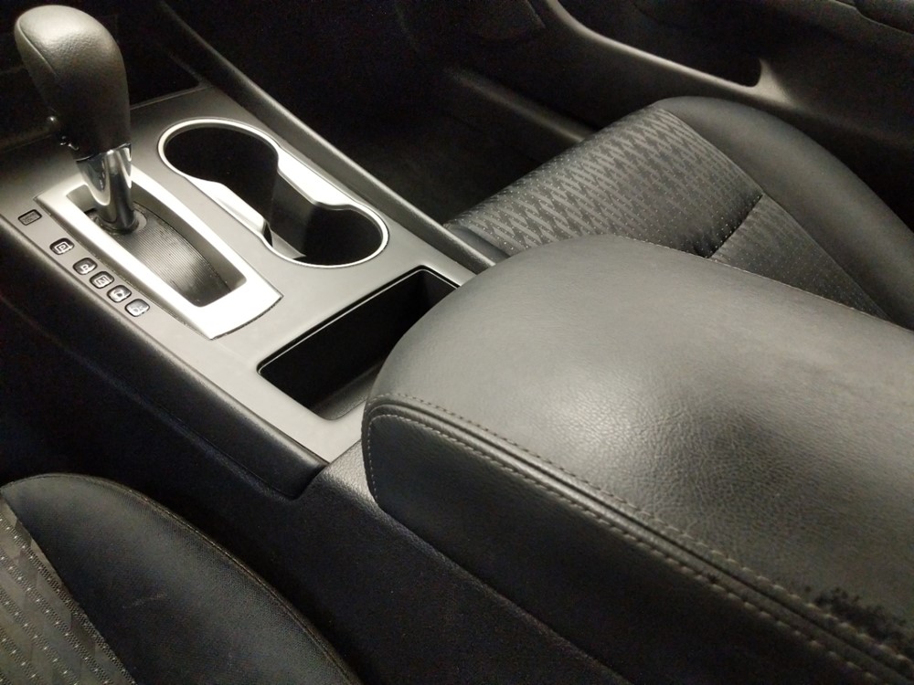 2016 Nissan Altima - Center Console/Cup Holders