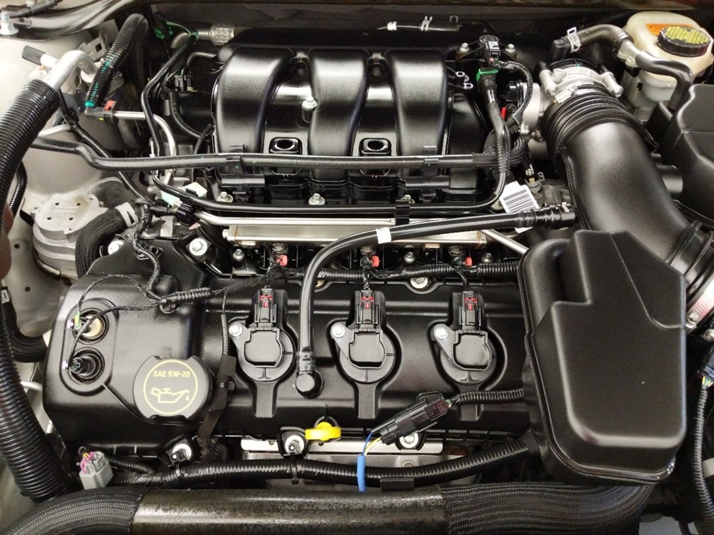2014 Ford Taurus - Engine