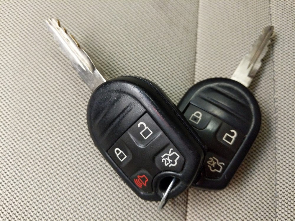 2014 Ford Taurus - Keys