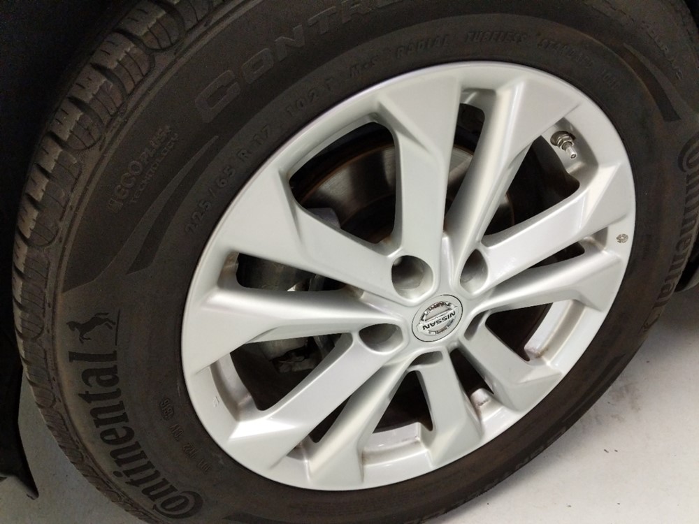 2015 Nissan Rogue - Wheel