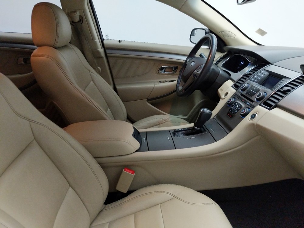 2015 Ford Taurus - Passenger Front Seat