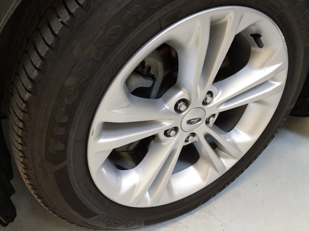 2015 Ford Taurus - Wheel