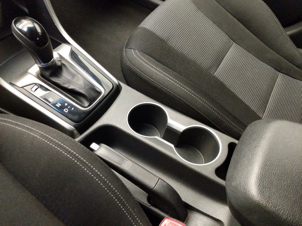2016 Hyundai Elantra - Center Console/Cup Holders