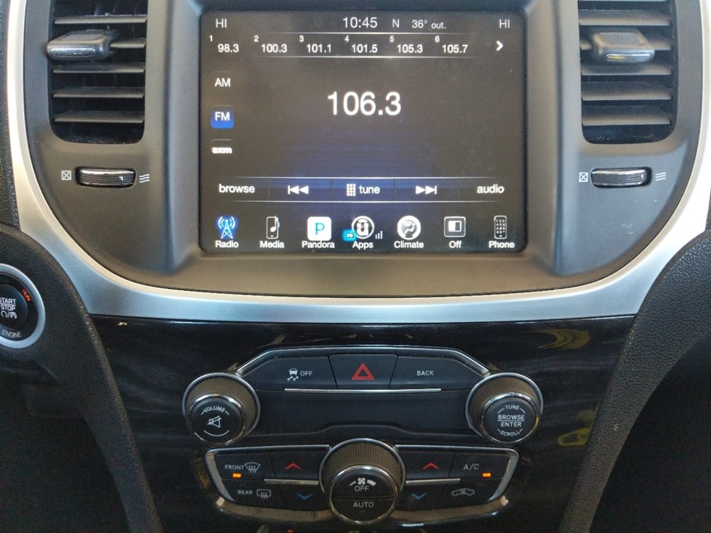 2016 Chrysler 300 - Stereo Package
