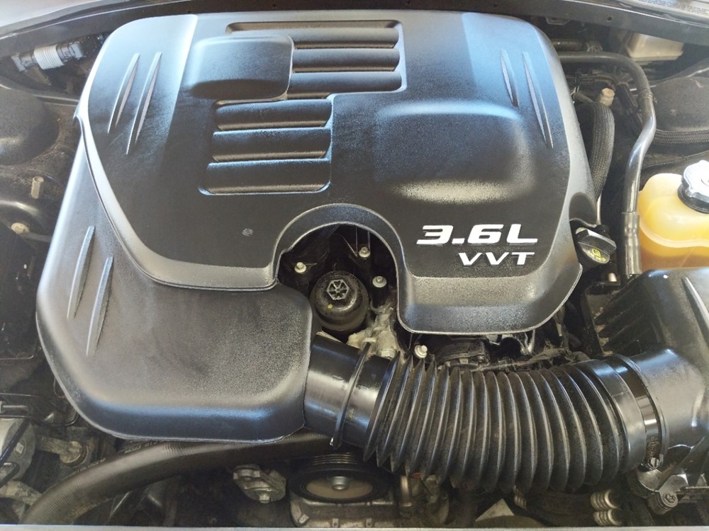 2016 Chrysler 300 - Engine