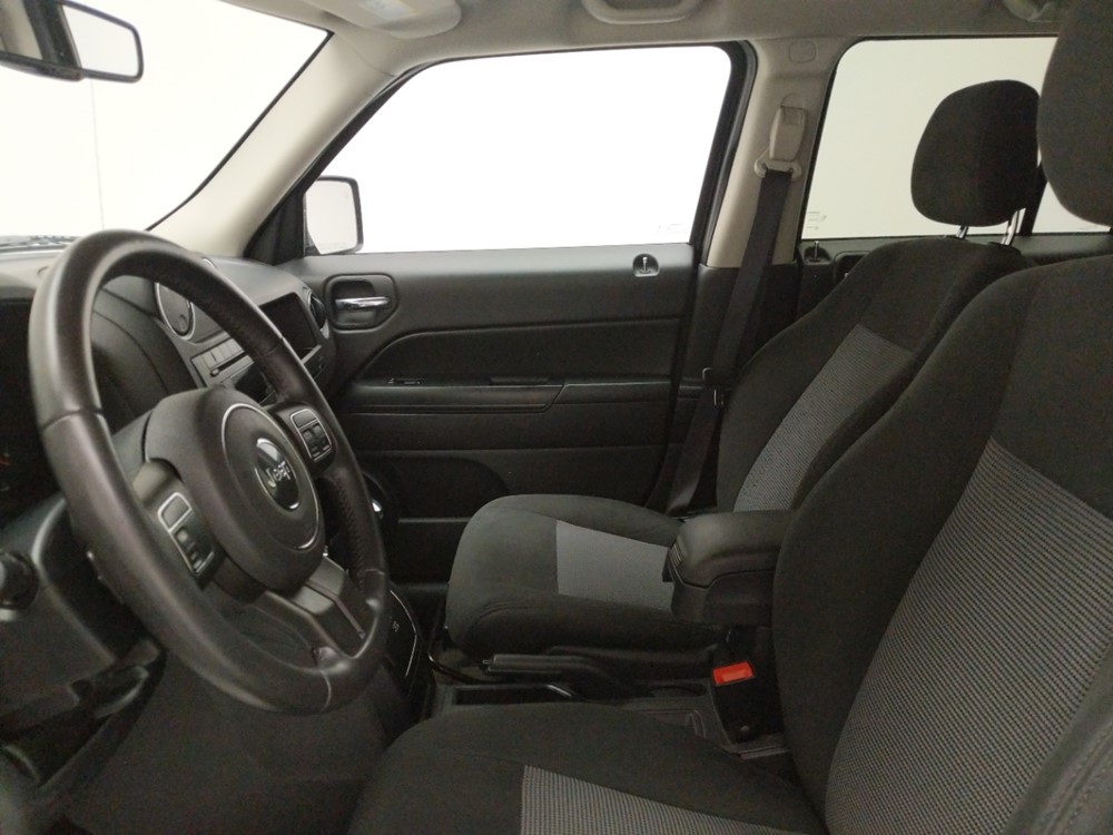 2017 Jeep Patriot - Driver Front Seat
