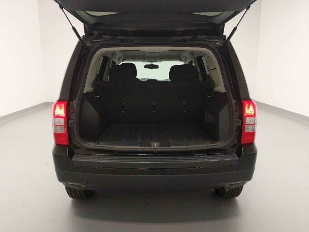 2017 Jeep Patriot - Trunk