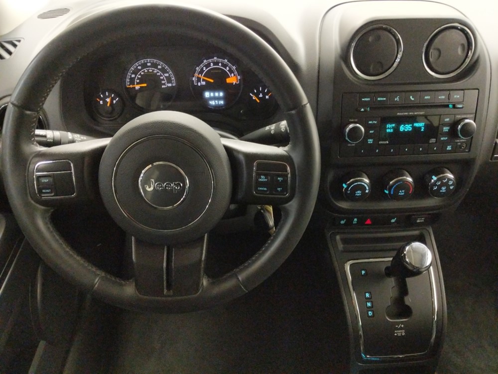 2017 Jeep Patriot - Driver Dash