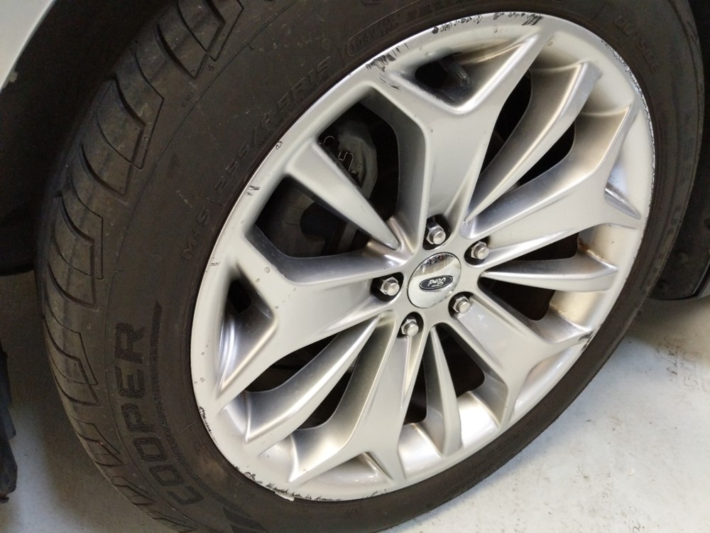 2013 Ford Taurus - Wheel