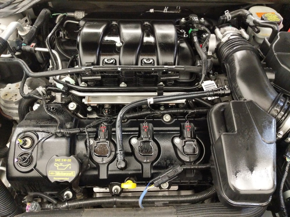 2013 Ford Taurus - Engine