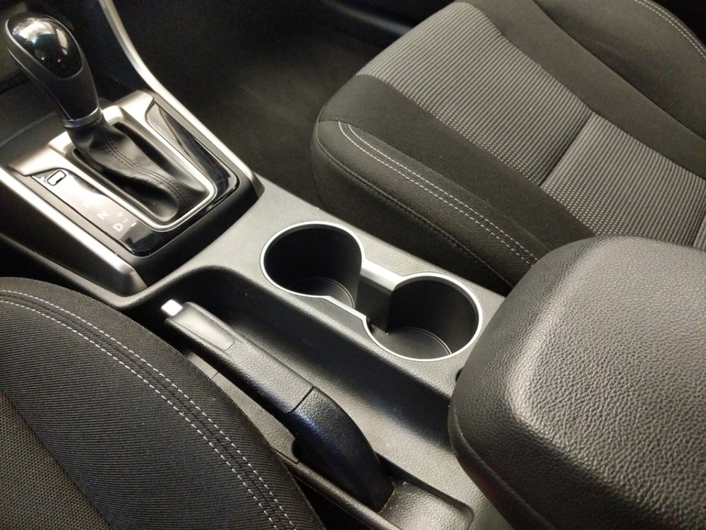 2017 Hyundai Elantra - Center Console/Cup Holders