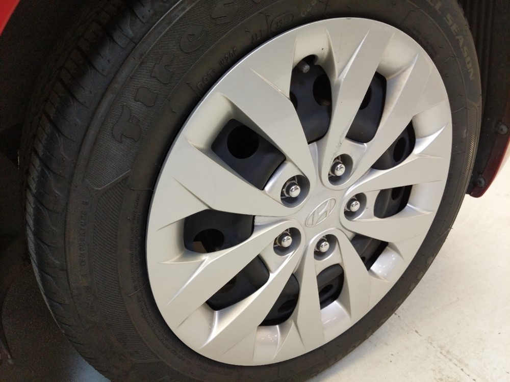 2017 Hyundai Elantra - Wheel