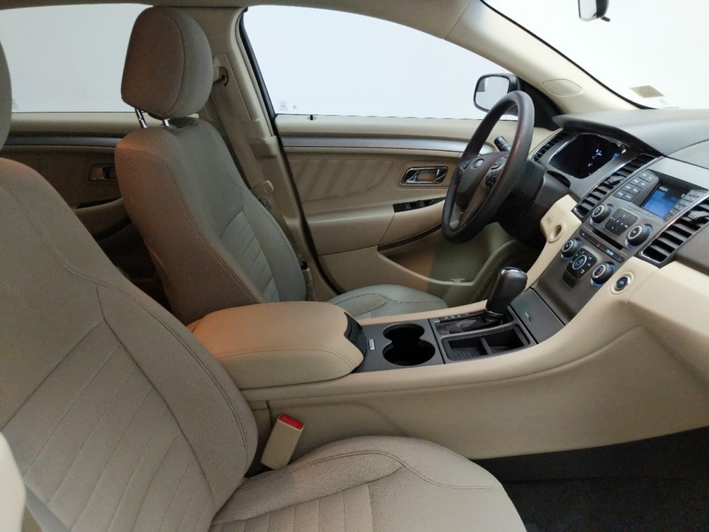 2016 Ford Taurus - Passenger Front Seat