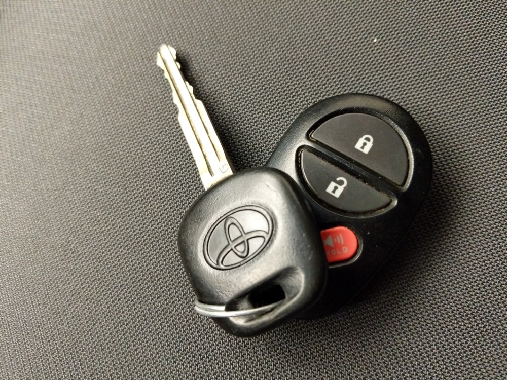 2014 Toyota Tundra - Keys