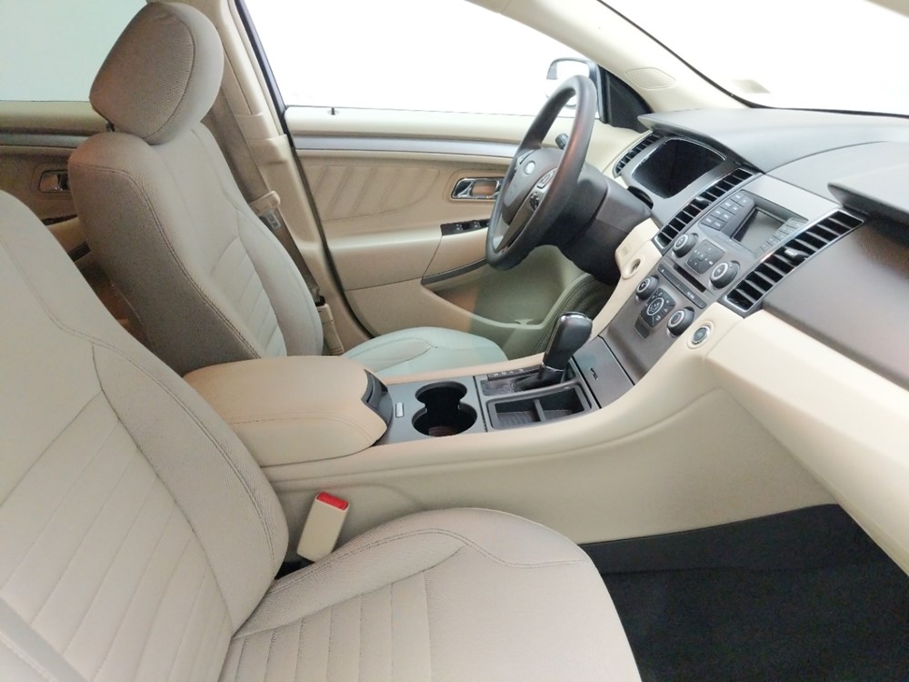 2016 Ford Taurus - Passenger Front Seat