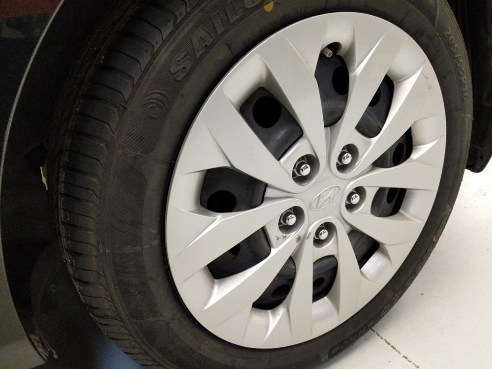 2017 Hyundai Elantra - Wheel