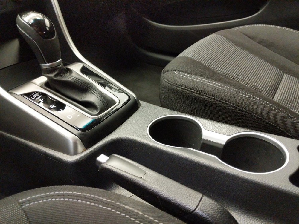 2017 Hyundai Elantra - Center Console/Cup Holders