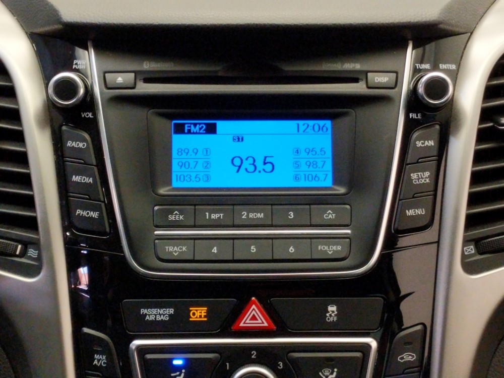 2017 Hyundai Elantra - Stereo Package
