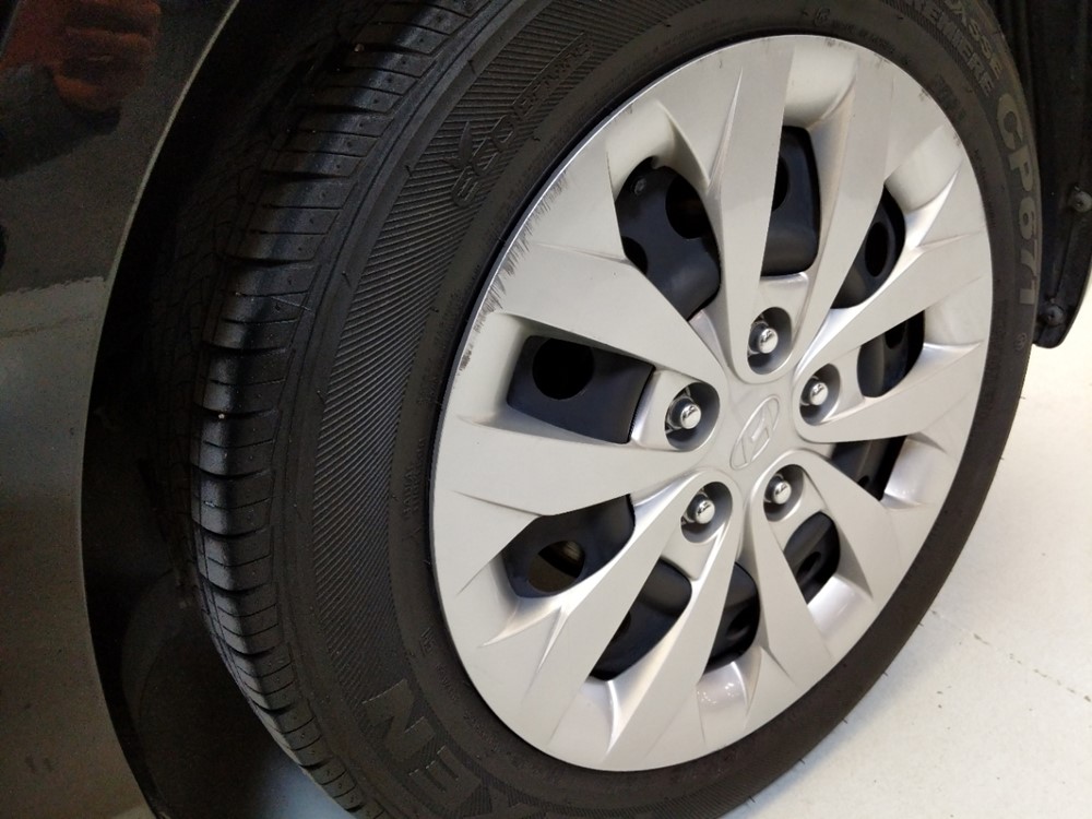 2017 Hyundai Elantra - Wheel