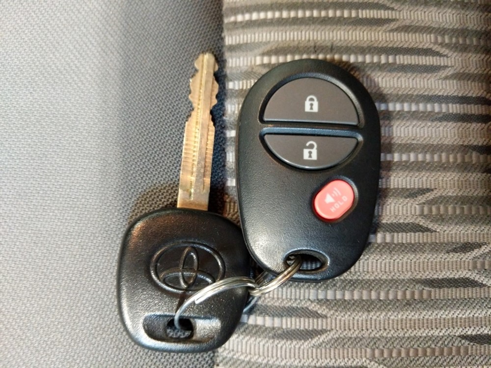 2016 Toyota Tundra - Keys